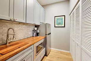 520 W Huron St, Chicago, IL 60654 - Photo 27