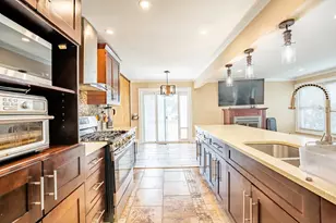 234 Algonquin Ct, Bolingbrook, IL 60440 - Photo 7