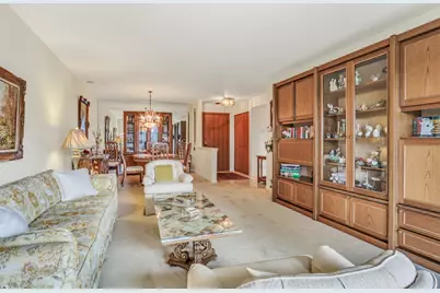250 W Parliament Place #219, Mount Prospect, IL 60056 - Photo 9