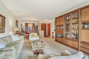 250 W Parliament Pl, Mount Prospect, IL 60056 - Photo 9