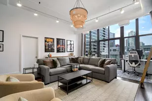 [Address not provided], Chicago, IL 60654 - Photo 9