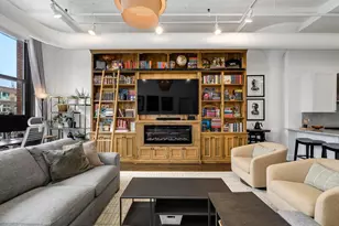 [Address not provided], Chicago, IL 60654 - Photo 13