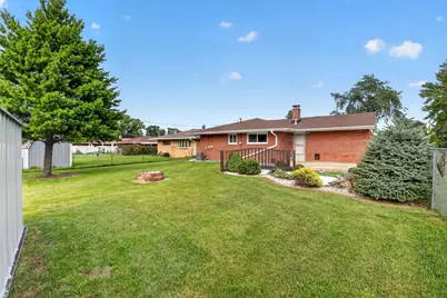 576 Dara James Road, Des Plaines, IL 60016 - Photo 31