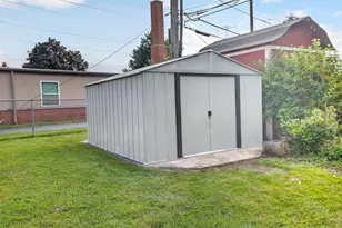 576 Dara James Rd, Des Plaines, IL 60016 - Photo 33