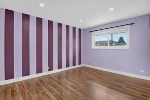 576 Dara James Rd, Des Plaines, IL 60016 - Photo 13