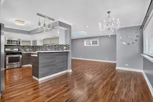 576 Dara James Rd, Des Plaines, IL 60016 - Photo 7