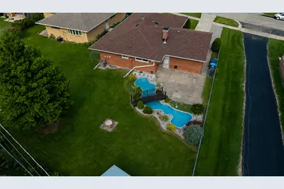 576 Dara James Road, Des Plaines, IL 60016 - Photo 41
