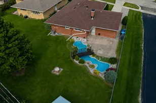 576 Dara James Rd, Des Plaines, IL 60016 - Photo 41