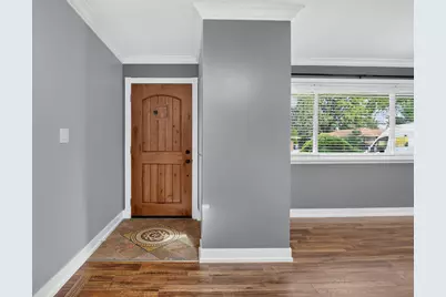 576 Dara James Road, Des Plaines, IL 60016 - Photo 11