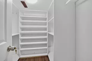 576 Dara James Rd, Des Plaines, IL 60016 - Photo 23