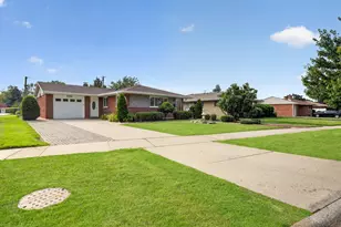 576 Dara James Rd, Des Plaines, IL 60016 - Photo 37
