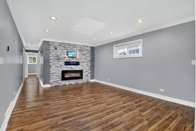 576 Dara James Road, Des Plaines, IL 60016 - Photo 9