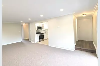 7 Crestview Lane #9, Vernon Hills, IL 60061 - Photo 3