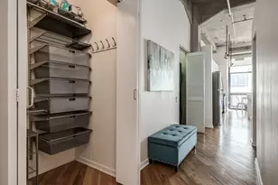 210 S Desplaines St, Chicago, IL 60661 - Photo 3