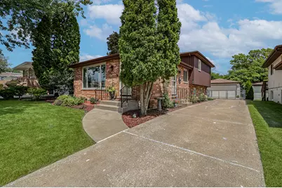 707 Houston Street, Lemont, IL 60439 - Photo 1