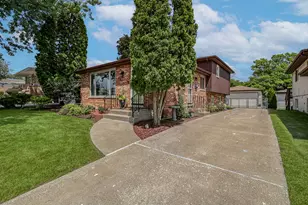 707 Houston St, Lemont, IL 60439 - Photo 1