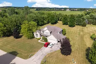 12735 Vestas Pl, Belvidere, IL 61008 - Photo 3