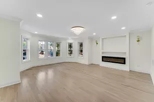 6341 N Campbell Ave, Chicago, IL 60659 - Photo 5