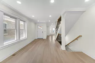6341 N Campbell Ave, Chicago, IL 60659 - Photo 9