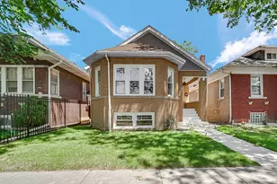 6341 N Campbell Ave, Chicago, IL 60659 - Photo 1