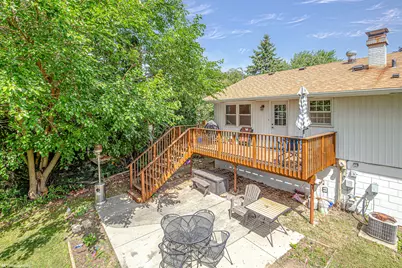 2319 Springhill Lane, Lindenhurst, IL 60046 - Photo 23