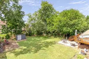 2319 Spring Hill Ln, Lindenhurst, IL 60046 - Photo 19