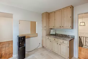 2319 Spring Hill Ln, Lindenhurst, IL 60046 - Photo 9