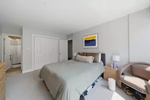 2930 N Sheridan Rd, Chicago, IL 60657 - Photo 9