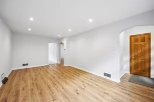 5724 S Sayre Ave, Chicago, IL 60638 - Photo 3