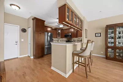935 Burlington Avenue #309, Downers Grove, IL 60515 - Photo 3