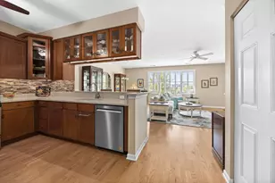 935 Burlington Ave, Downers Grove, IL 60515 - Photo 5