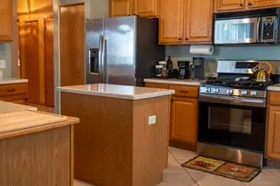782 S Baldwin Ln, Romeoville, IL 60446 - Photo 9