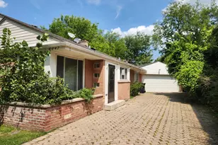 6647 N Lawndale Ave, Lincolnwood, IL 60712 - Photo 1