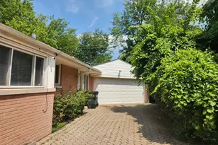6647 N Lawndale Ave, Lincolnwood, IL 60712 - Photo 3