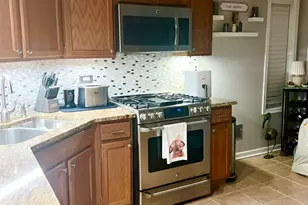 9410 S 77th Ct, Hickory Hills, IL 60457 - Photo 11