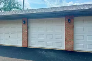 9410 S 77th Ct, Hickory Hills, IL 60457 - Photo 25
