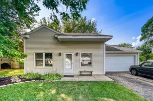 800 Newport Dr, Island Lake, IL 60042 - Photo 1