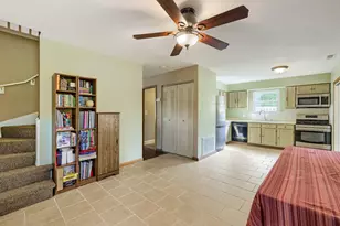 800 Newport Dr, Island Lake, IL 60042 - Photo 7