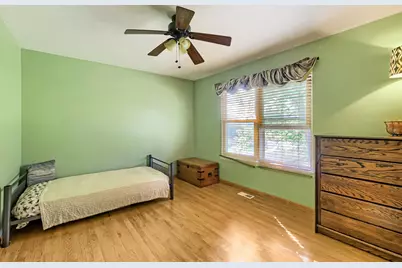 800 Newport Drive, Island Lake, IL 60042 - Photo 15