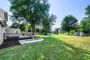 800 Newport Dr, Island Lake, IL 60042 - Photo 21