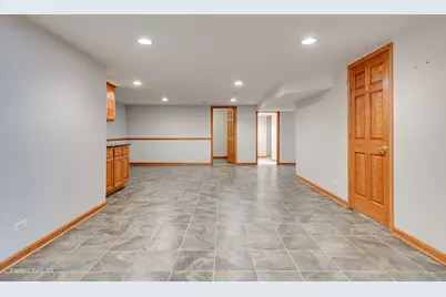 7952 Balmoral Avenue, Norwood Park Township, IL 60656 - Photo 21