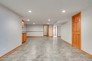 7952 Balmoral Ave, Norwood Park Township, IL 60656 - Photo 21