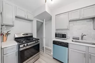 9631 S Jeffery Ave, Chicago, IL 60617 - Photo 9