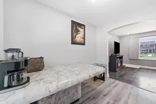 9631 S Jeffery Ave, Chicago, IL 60617 - Photo 5