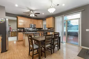 3809 Saratoga Dr, Joliet, IL 60435 - Photo 5