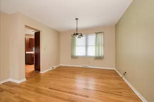 257 Beau Dr, Des Plaines, IL 60016 - Photo 13