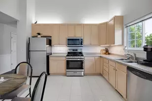 1253 Water Stone Cir, Wauconda, IL 60084 - Photo 9