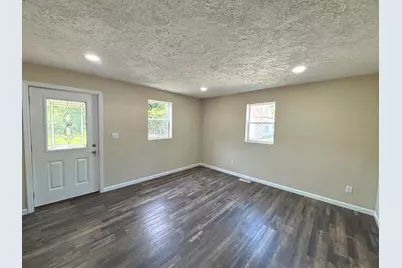 1102 E Church Street, Salem, IL 62881 - Photo 3