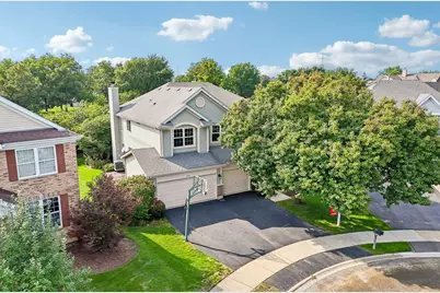 2570 N Jade Avenue, Arlington Heights, IL 60004 - Photo 1