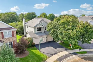 2570 N Jade Ave, Arlington Heights, IL 60004 - Photo 1